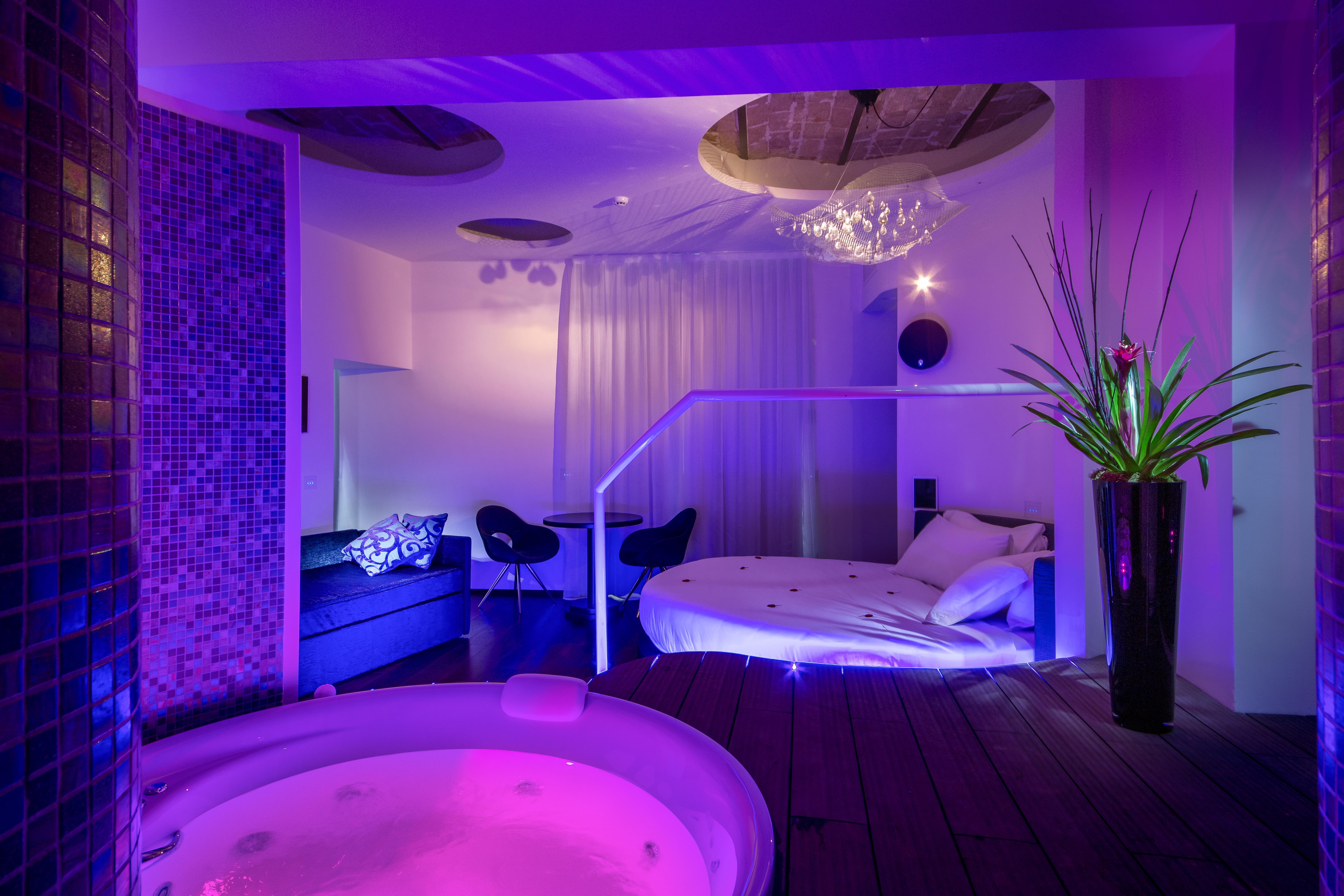 Suitesistina For Brave Lovers Bed & Breakfast Rom